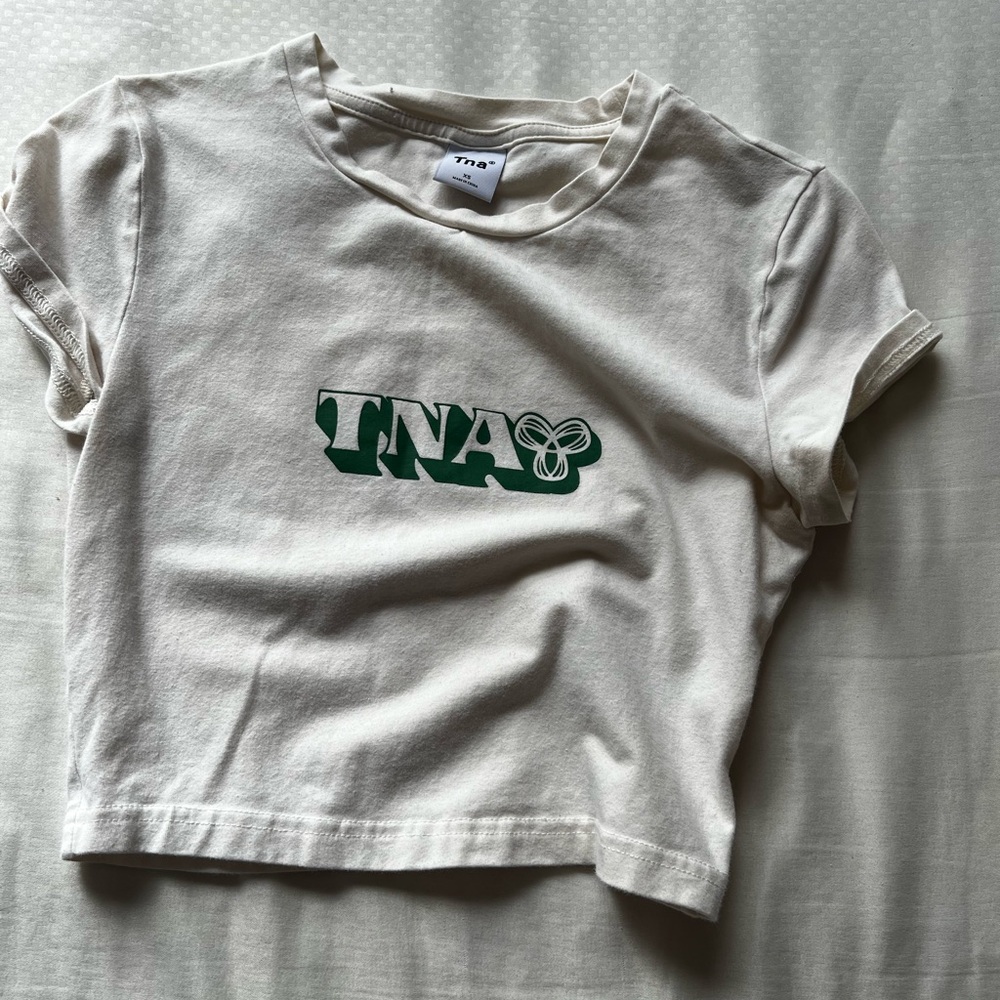 aritzia baby tee